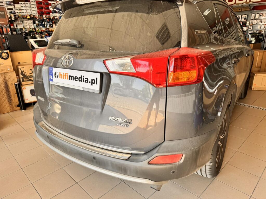 Toyota Rav4 | Montaż czujników parkowania z modułem Tytan
